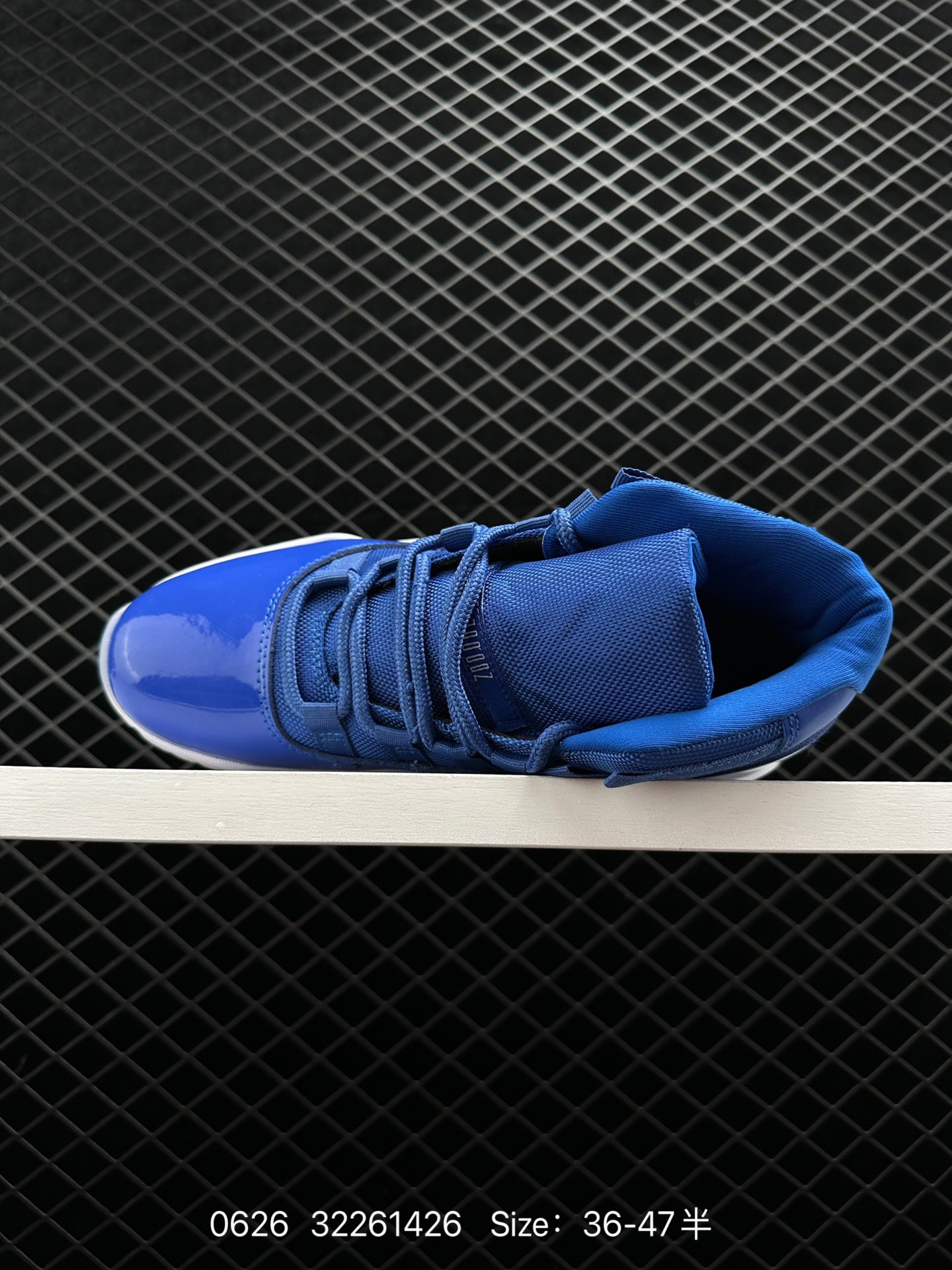 Nike Air Jordan 11 Retro Low LE